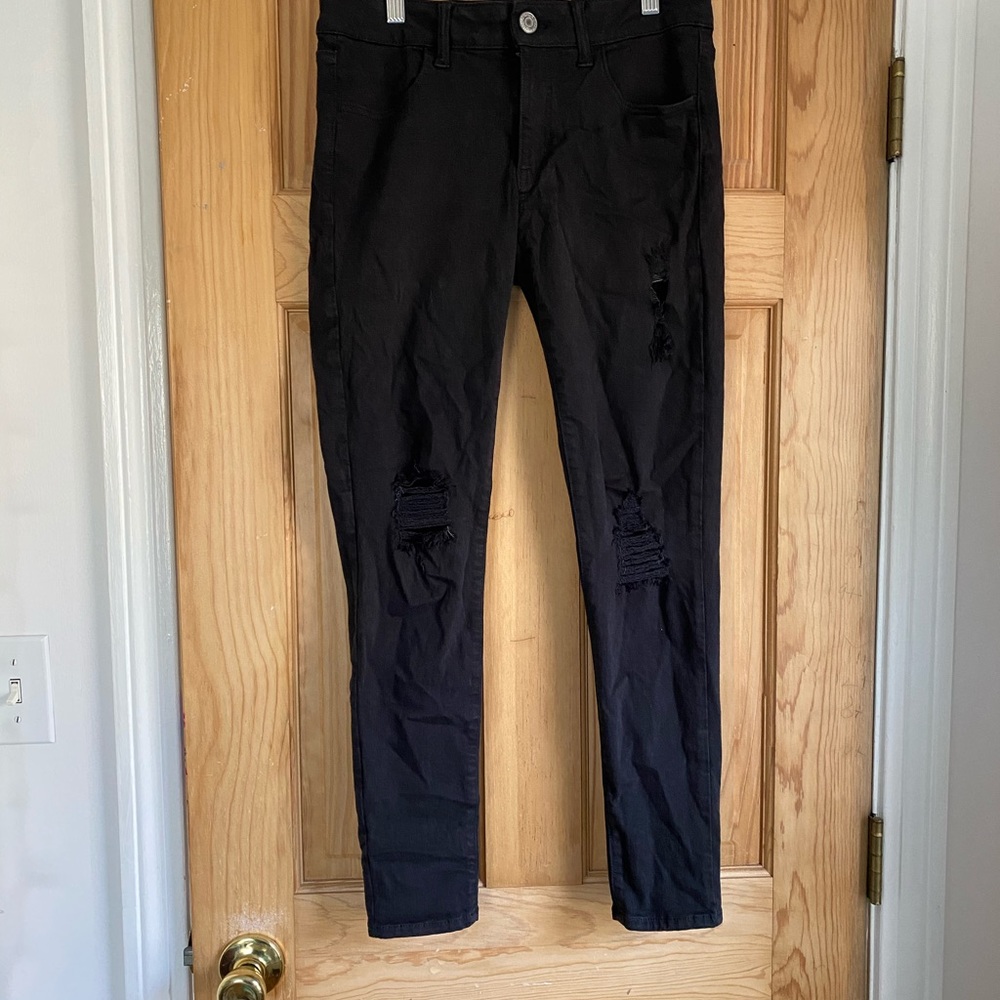 Black American Eagle Ripped Jeans (6 Regular)